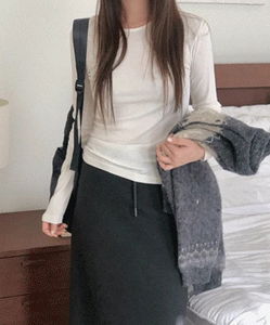 이스티 골지 기모 긴팔티