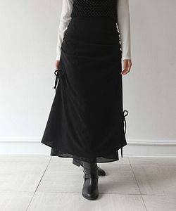 디베아 코듀로이 스트링 레이어드 셔링 롱 스커트