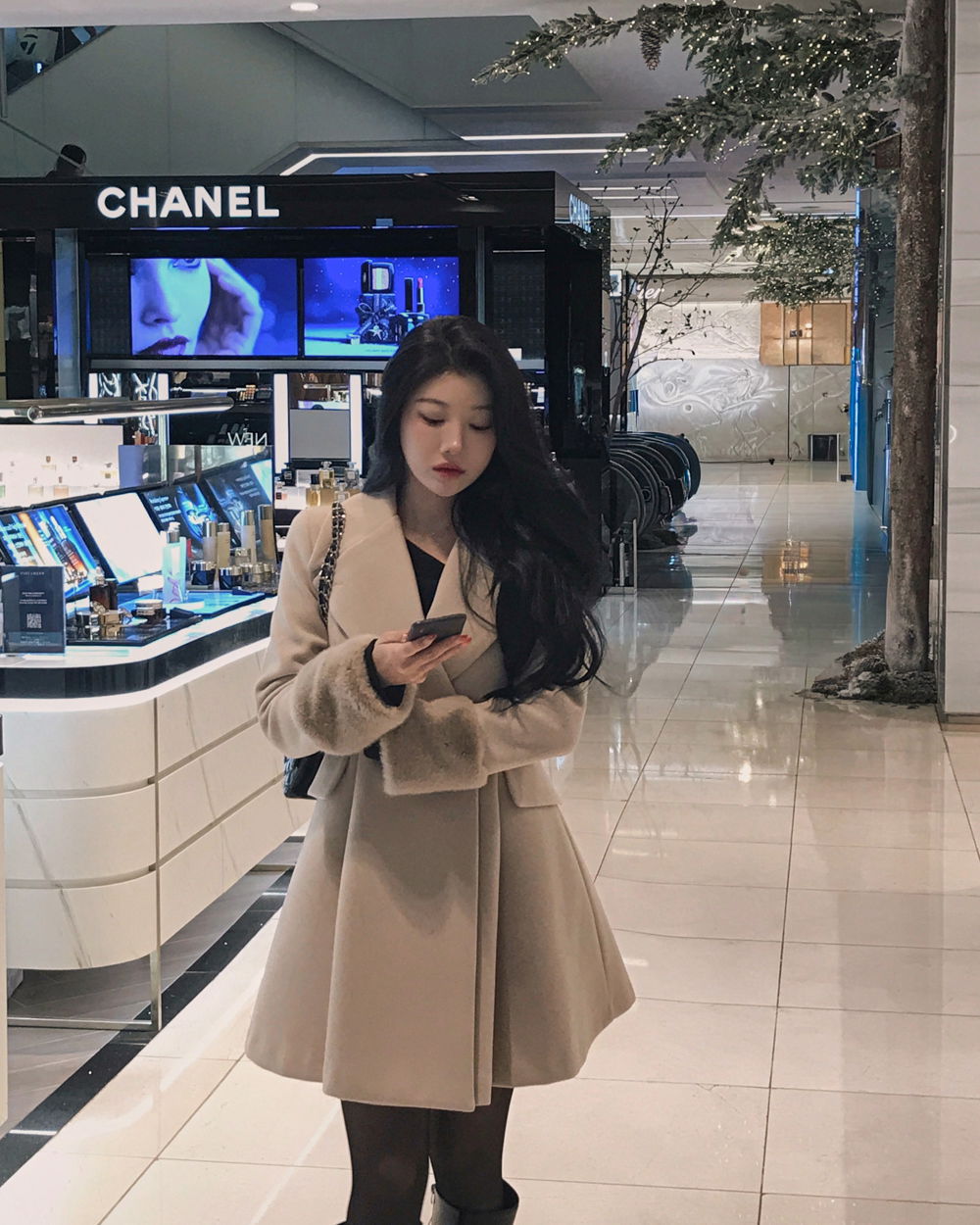 코트 모델 착용 이미지-S1L130