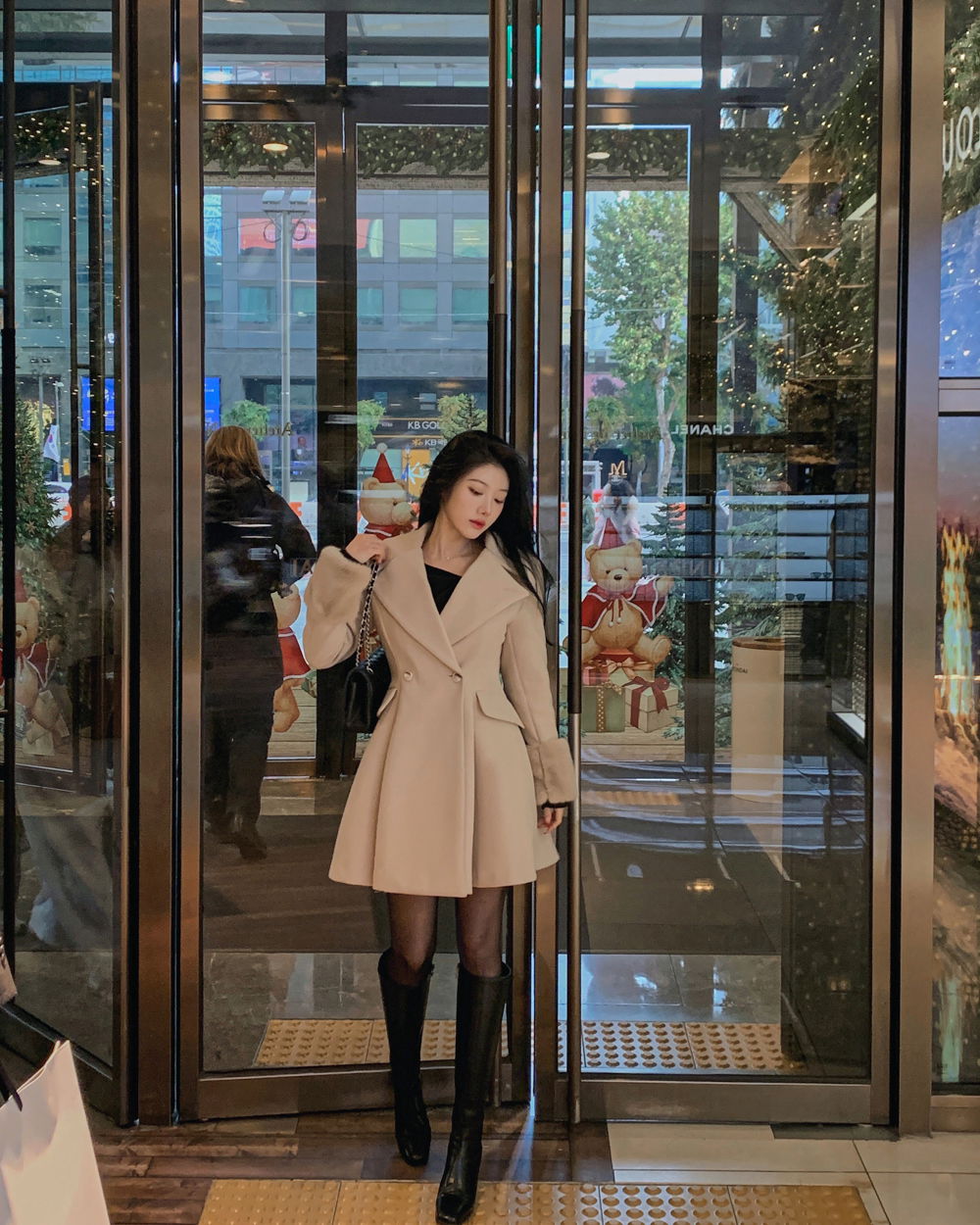 코트 모델 착용 이미지-S1L108