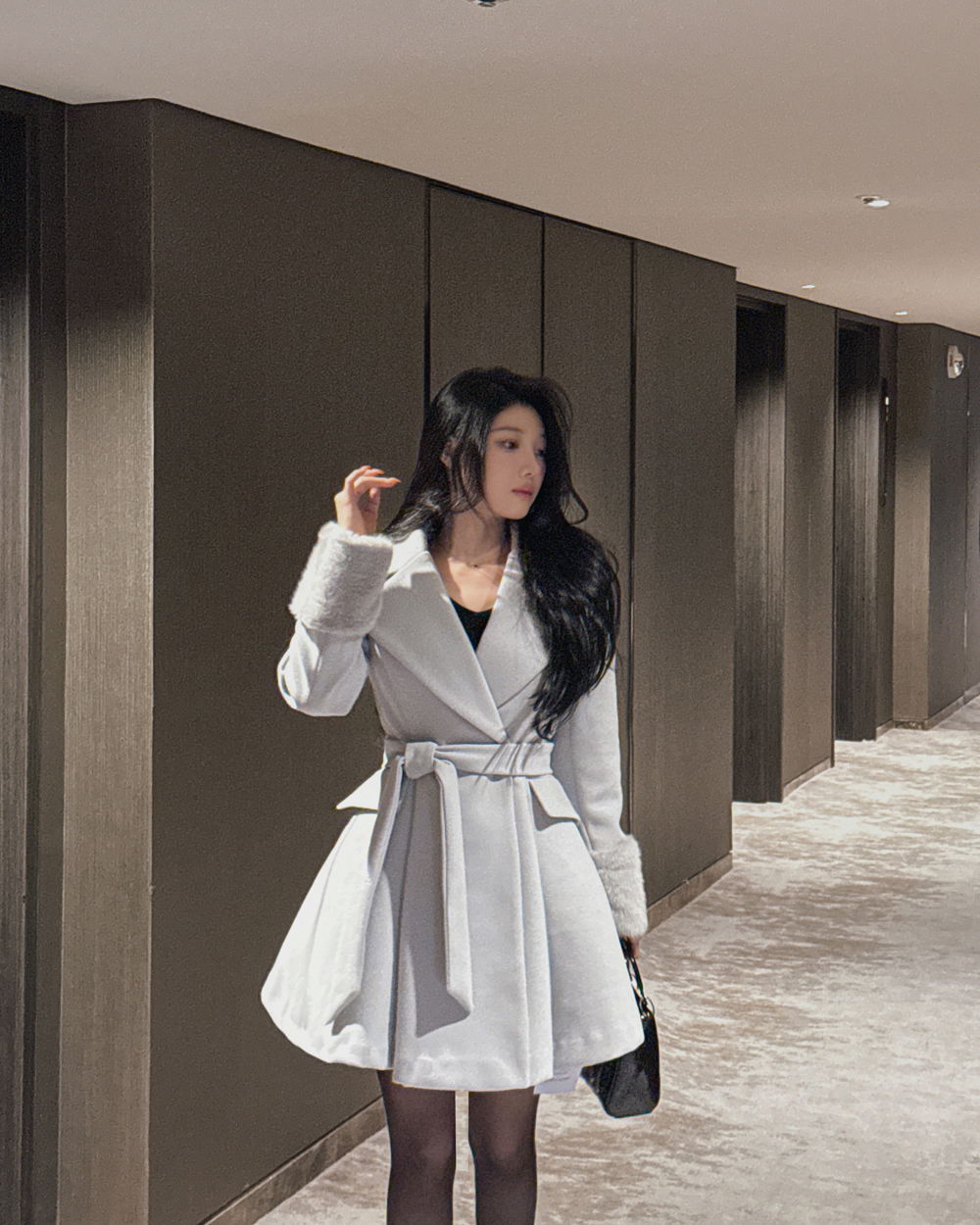 코트 모델 착용 이미지-S1L56