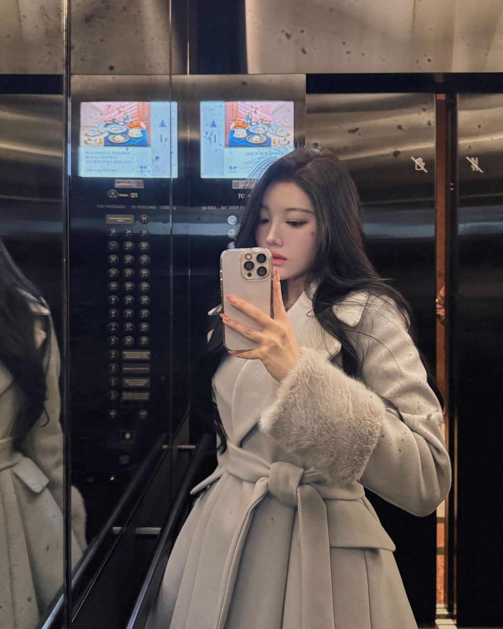 코트 모델 착용 이미지-S1L58