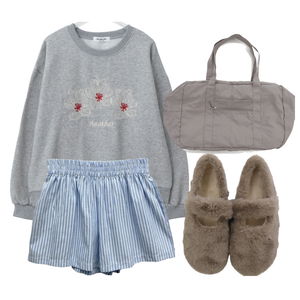 긴팔티,반바지,플렛 코디