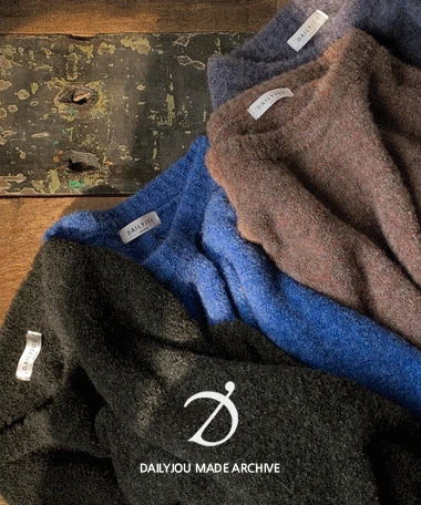 ディセンバーヴィンテージウールブックルラウンドニット