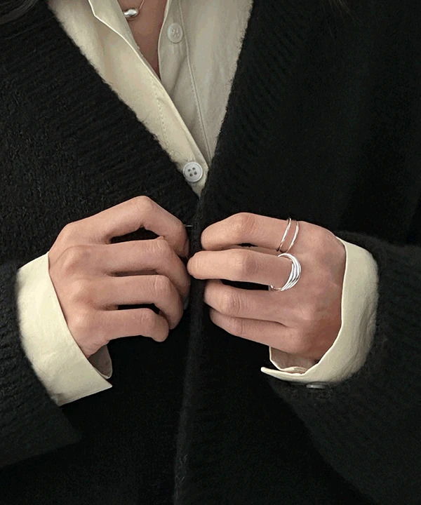 Horua Twist Ring Ring