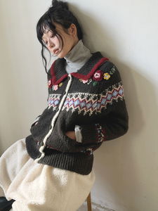 コサージュ編みウールカーディガン