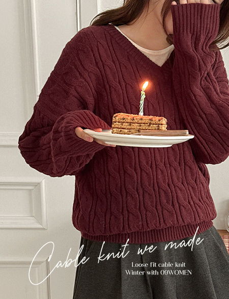 블린 루즈핏 브이넥 케이블 니트 85233