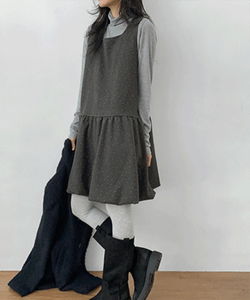 スエリンドットパフミディワンピース