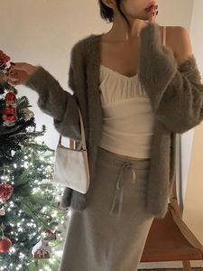 レゼルーズフィットニットアンゴラファーカーディガン