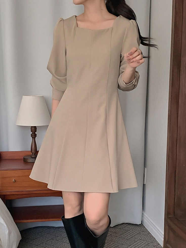 方領剪接荷葉邊迷你連身洋裝