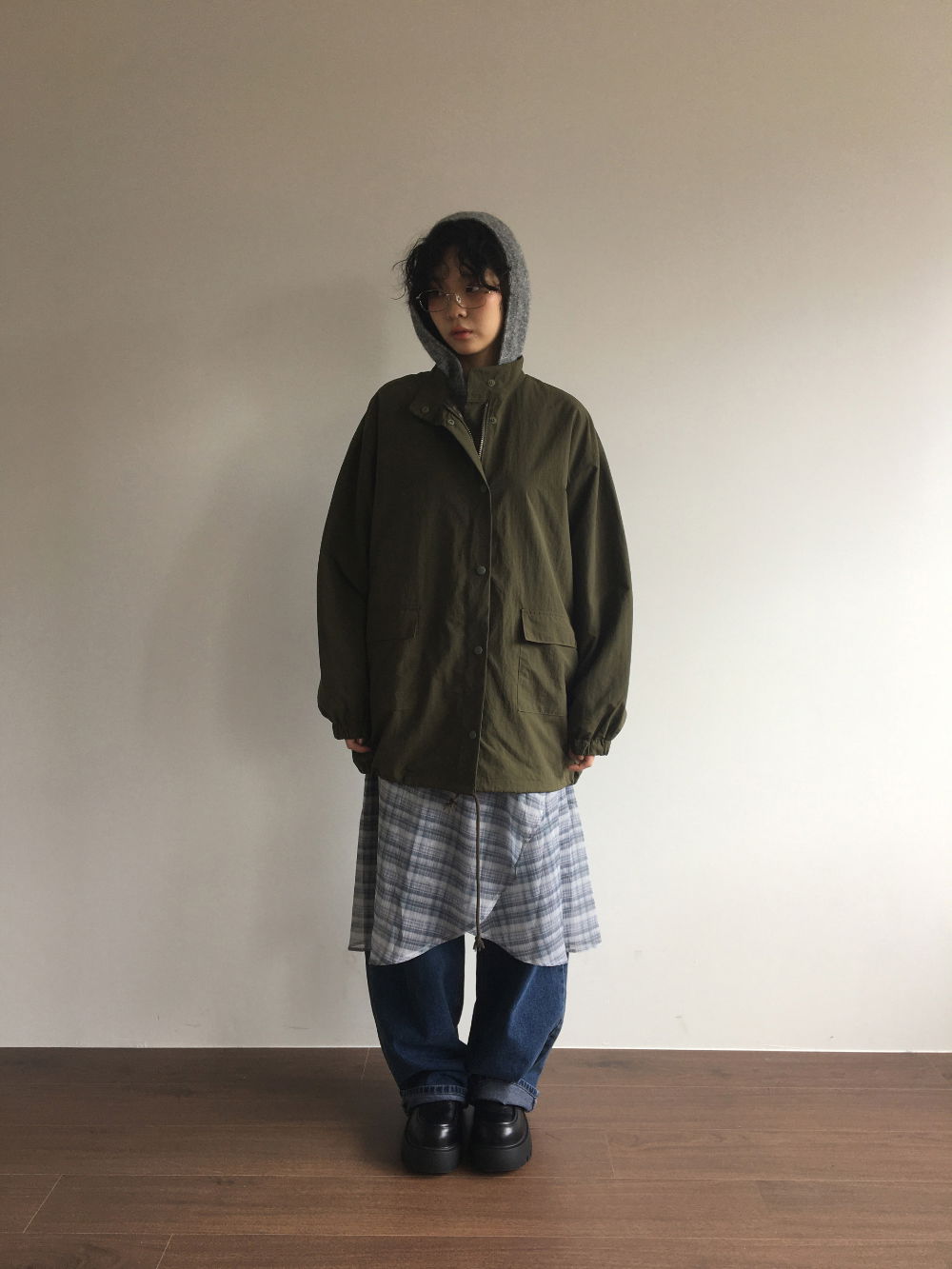 코트 모델 착용 이미지-S2L1