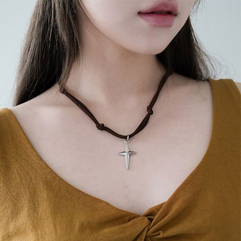 코븐 크로스 목걸이