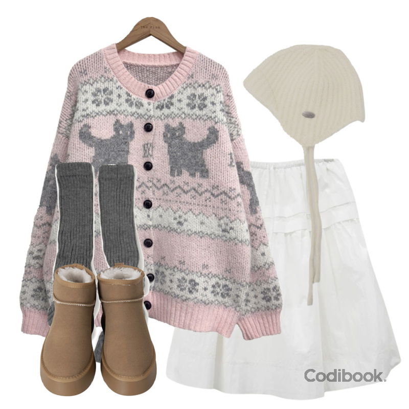 wonderwonder 티쇼 펜던트 트루퍼 귀도리 니트 비니 모자,binary01 플랫폼 미니 양털부츠,DAILYJOU 미로엘 핀턱 코튼 미디 스커트등을 매치한 코디