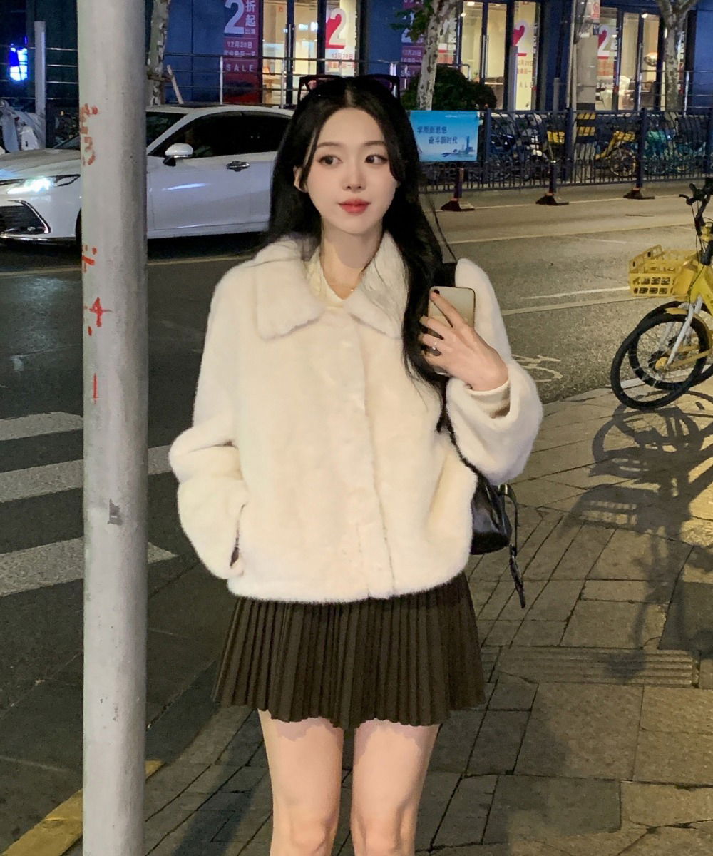 Kara Short Fur Jacket Crop Fake Crop 夾克