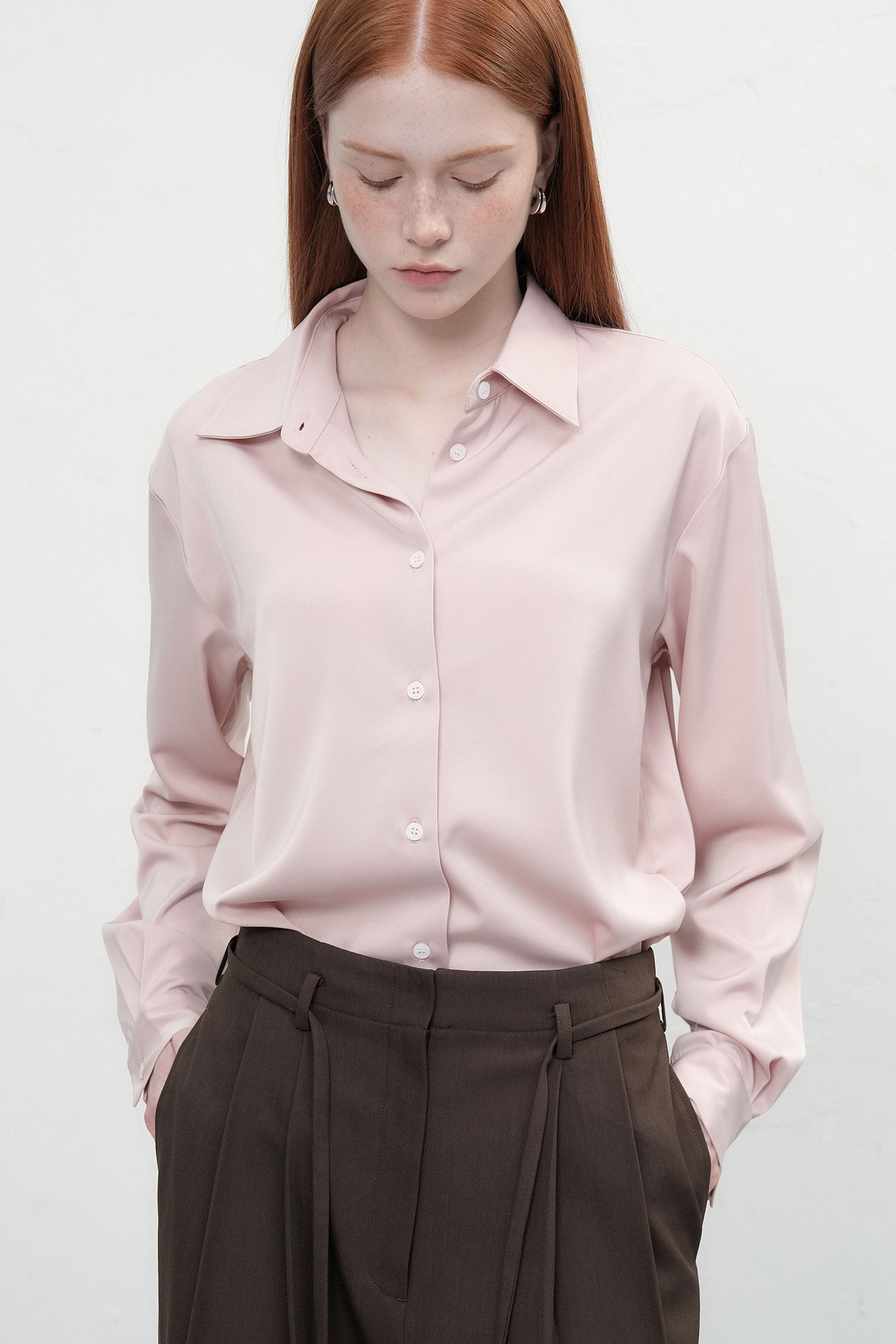 WOMAN Semi-loose silky shirt