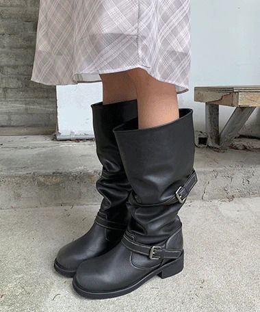 Daro Vintage Buckle Wide Long Boots