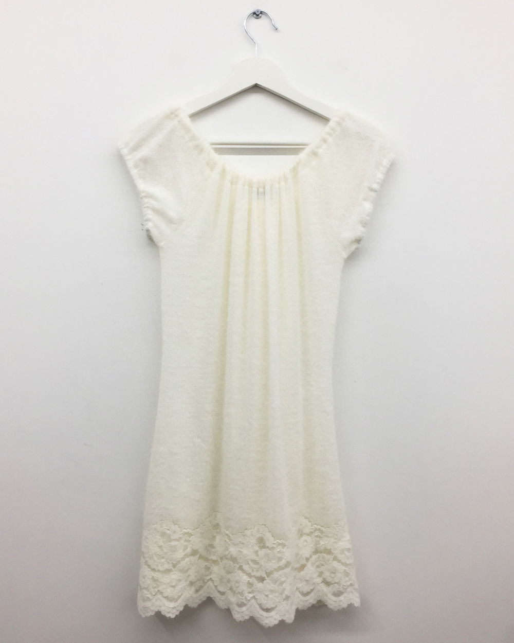 드레스 화이트 색상 이미지-S1L30