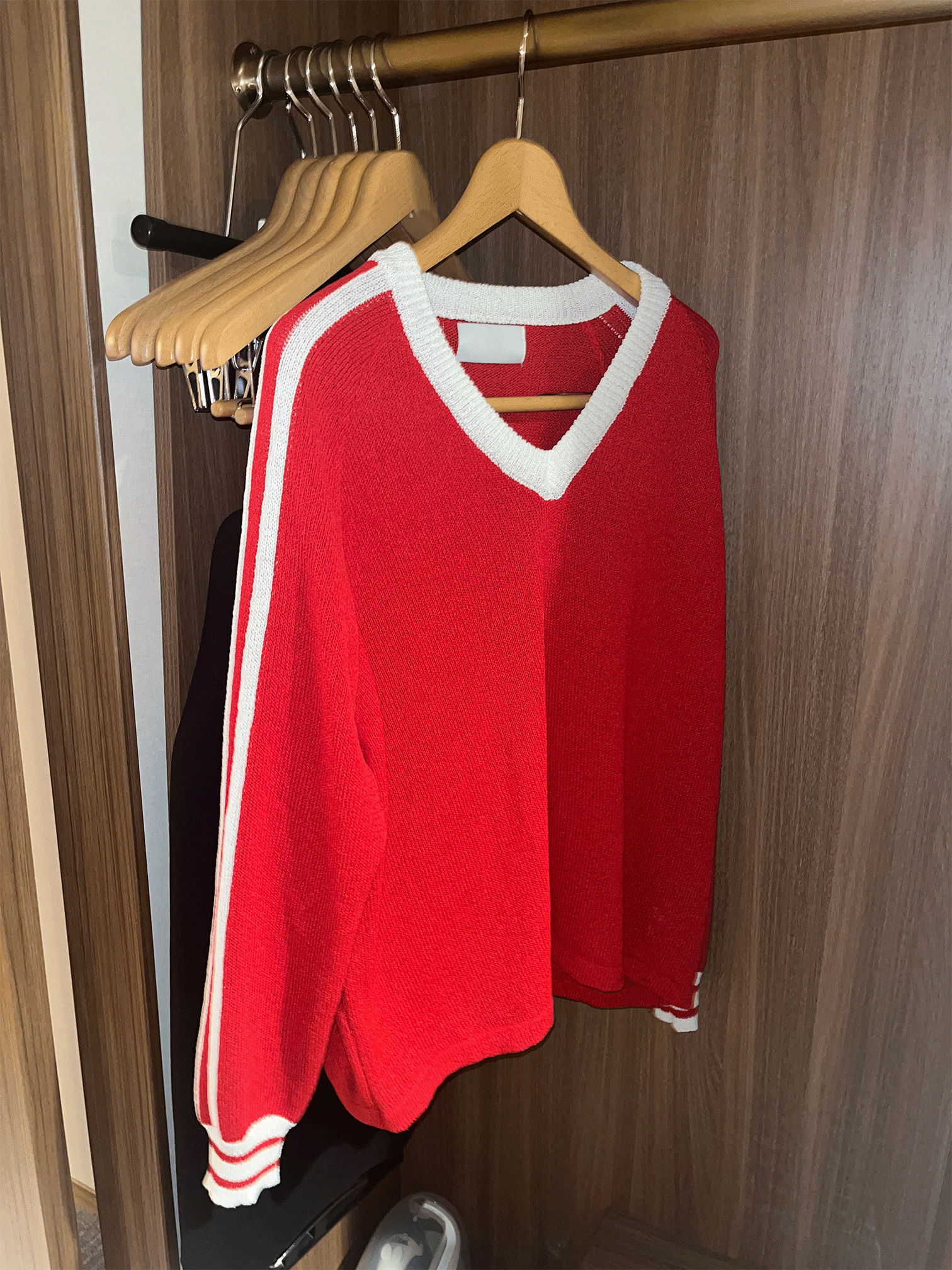 V Two Line Cool Knitwear