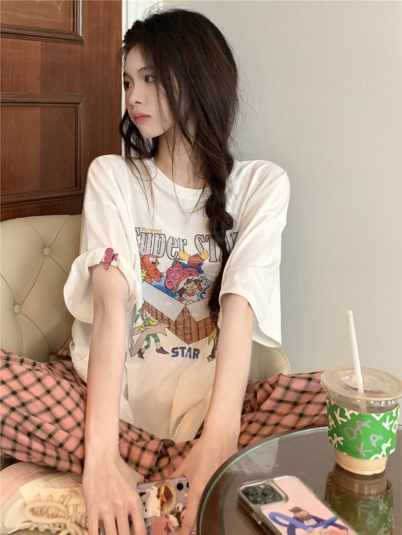 반팔 티셔츠 모델 착용 이미지-S1L5