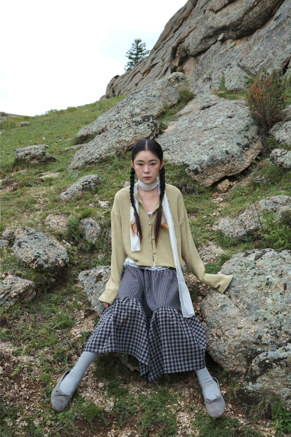 신발 모델 착용 이미지-S2L1