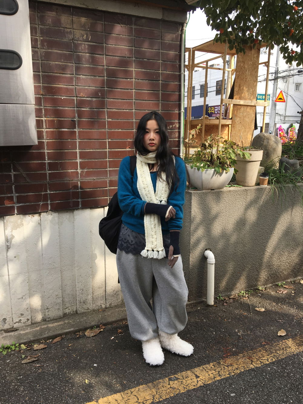 긴팔 티셔츠 모델 착용 이미지-S1L14