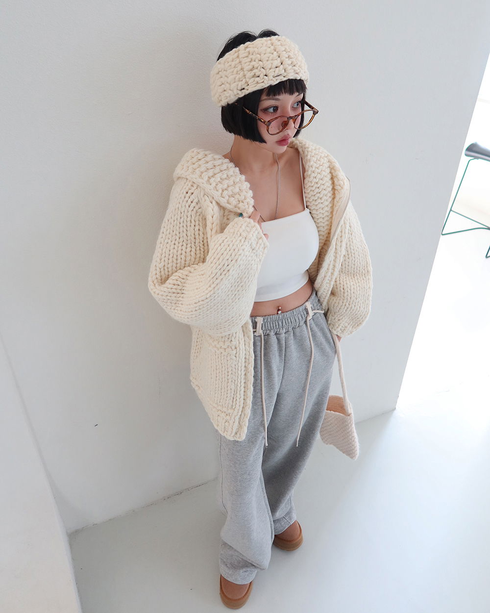 긴팔 티셔츠 모델 착용 이미지-S1L97