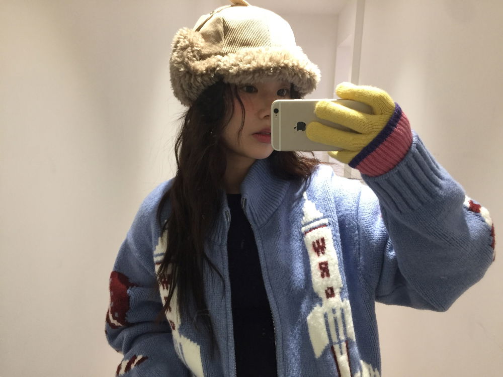 긴팔 티셔츠 모델 착용 이미지-S1L13