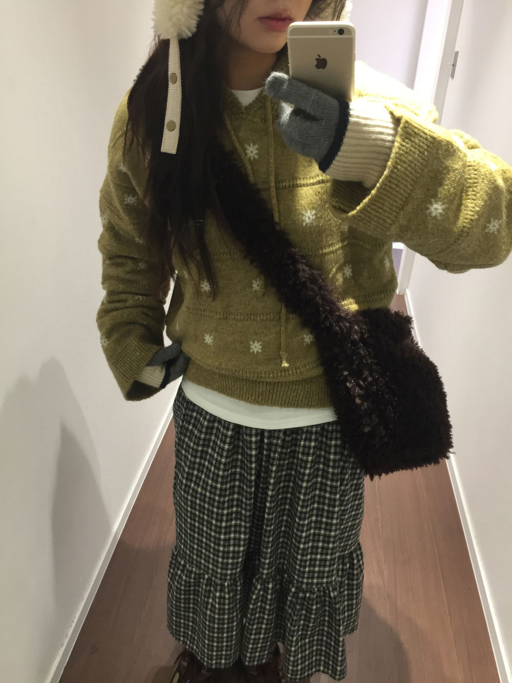 긴팔 티셔츠 모델 착용 이미지-S1L47