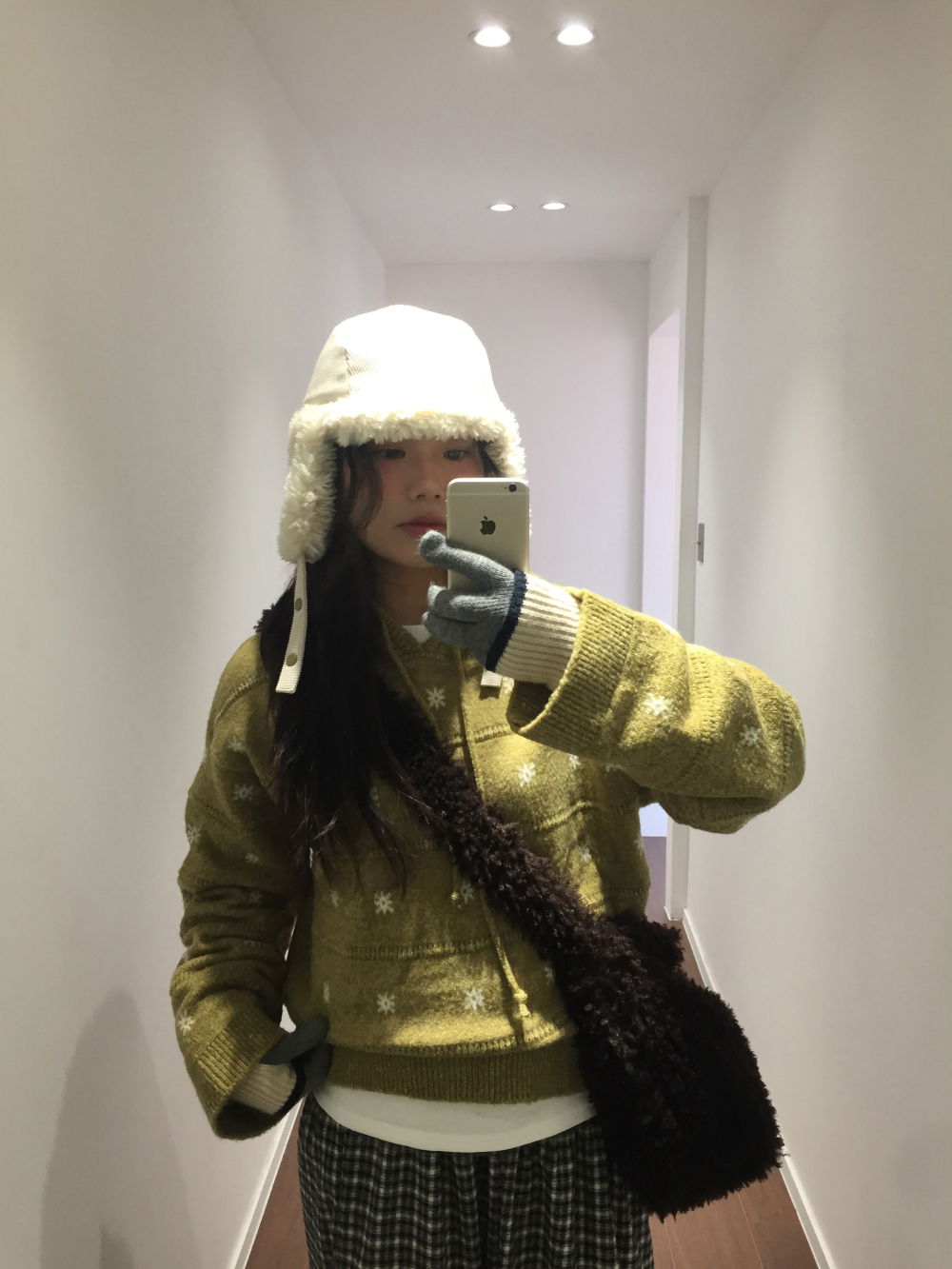 긴팔 티셔츠 모델 착용 이미지-S1L46