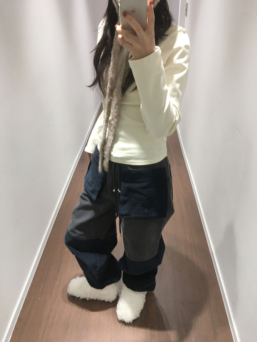 긴팔 티셔츠 모델 착용 이미지-S5L2