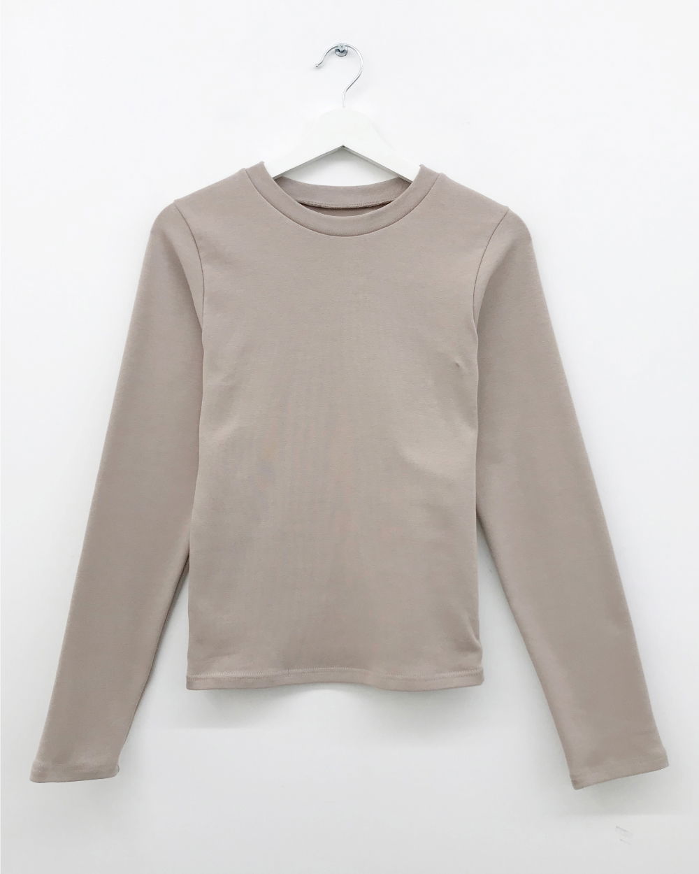 긴팔 티셔츠 크림 색상 이미지-S2L6