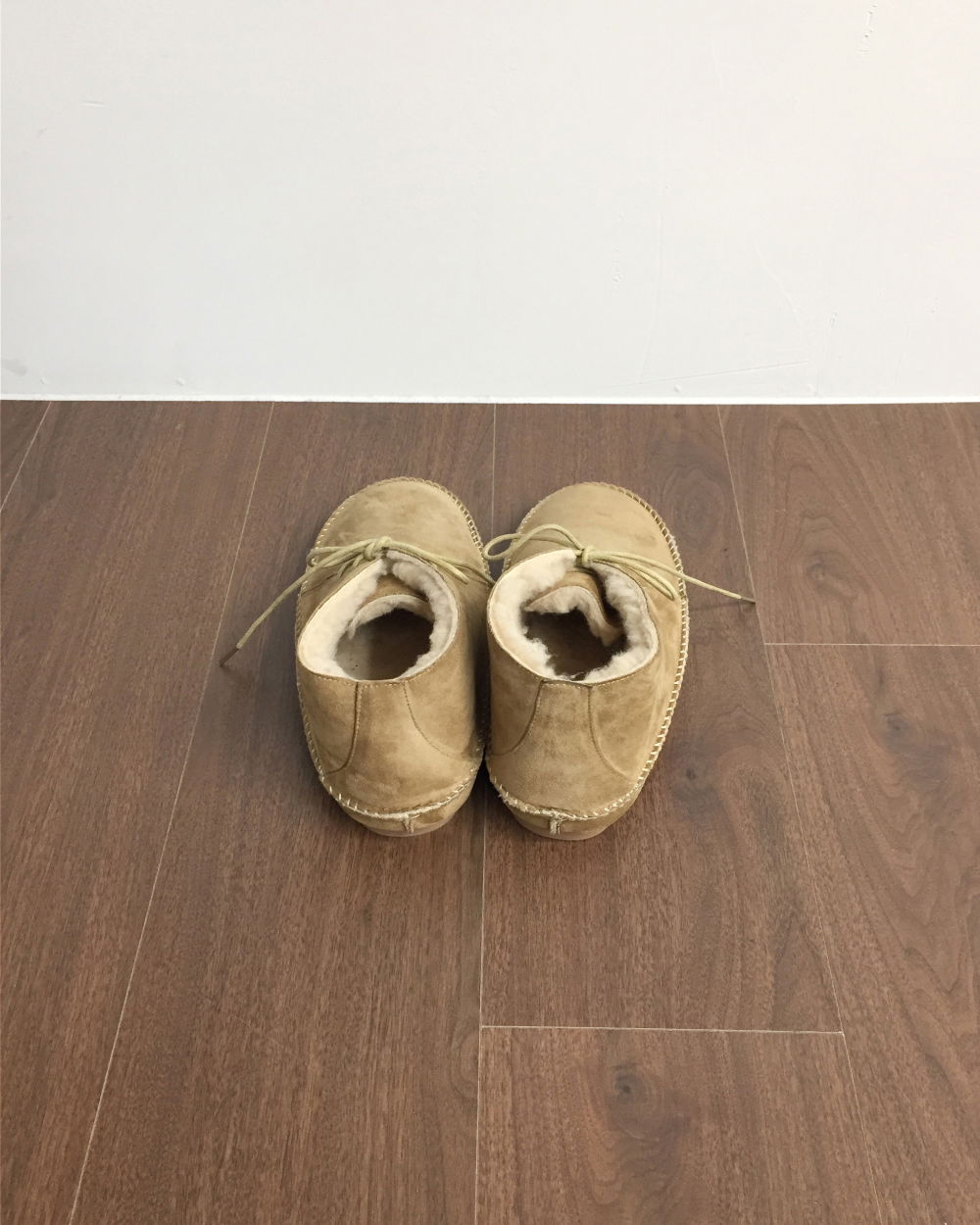 신발 화이트 색상 이미지-S1L42