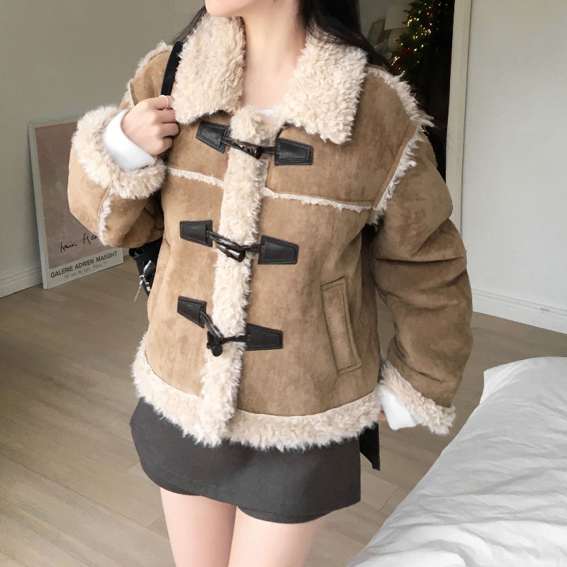 가방 모델 착용 이미지-S1L10