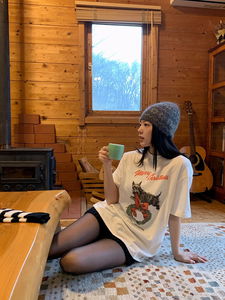 Mary Fleece-lined Lettering Tee