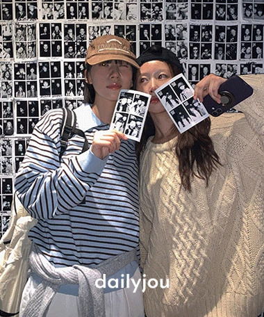 나일스 오버핏 스트라이프 카라 니트