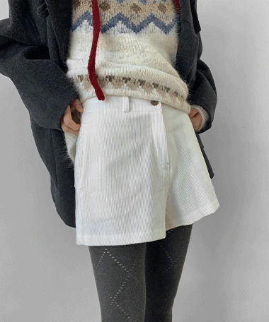 Loevan corduroy shorts 短褲