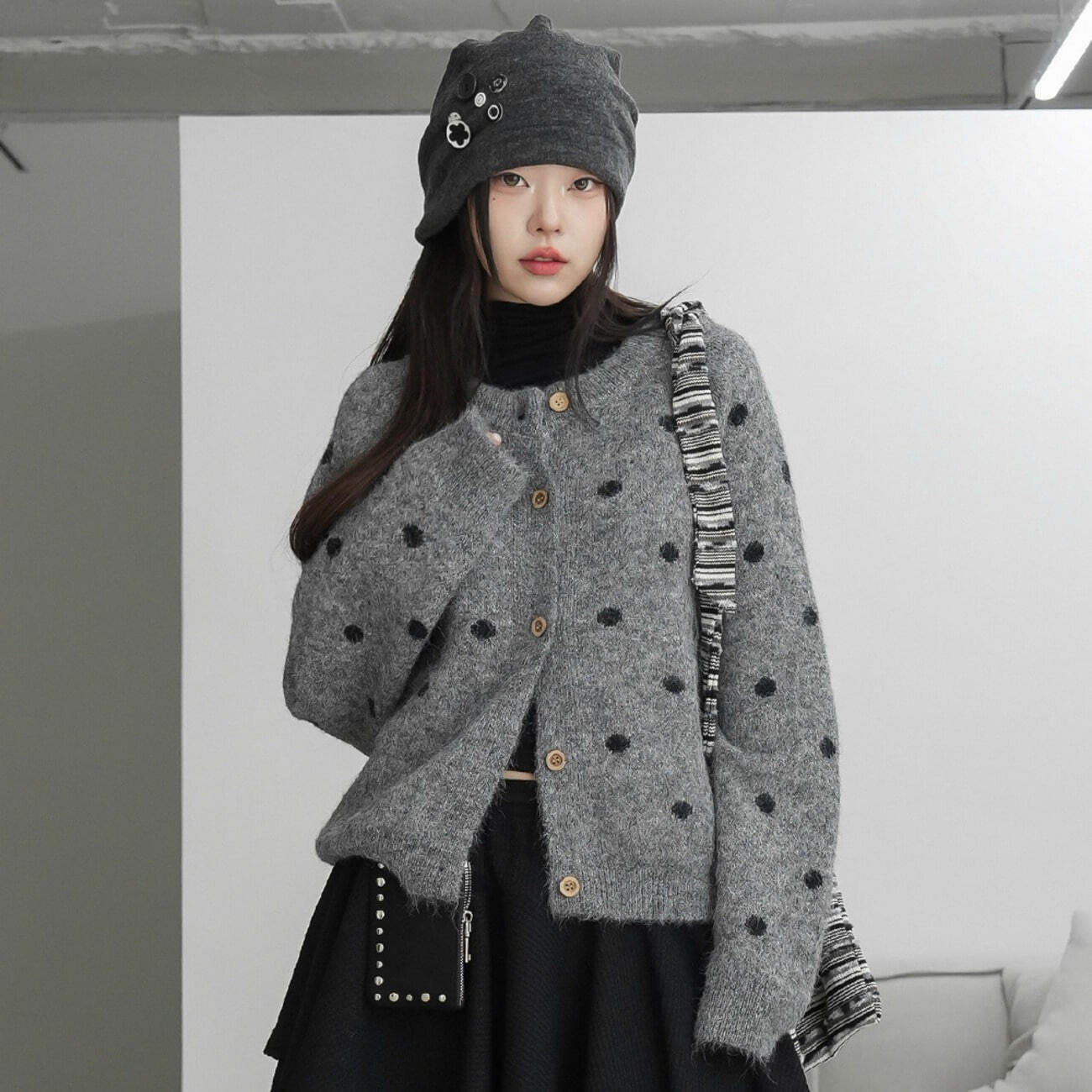 Geron Dot Knitwear Cardigan 开襟衫