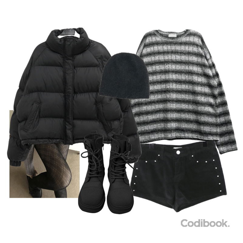 DAILYJOU 넵튠 글로시 웰론 패딩,wonderwonder 나트 Y2K 체크 시스루 팬티 스타킹,JASMINBELL 베니스 빈티지 라운드 부츠등을 매치한 코디