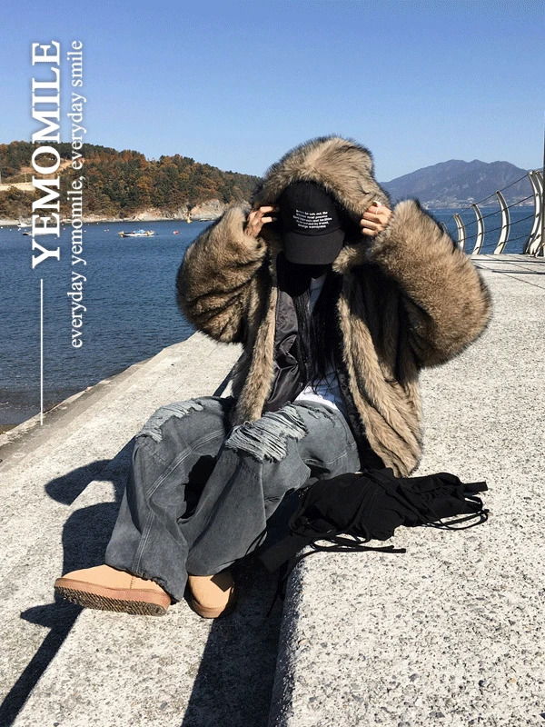 Bad Overfit Hooded Fur Jacket 夾克