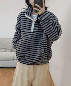 디에 반집업 양털 후리스 스트라이프 맨투맨