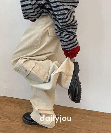 アルカサイドポケットバルーンフィットワイドコーデュロイパンツ