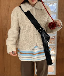 貝莉亞羊羔毛立領短版外套