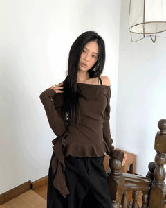 OHA Boatneck Off-Shoulder Side Shirring Slim Knitwear