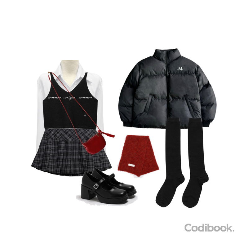 MUCENT POTE STRING LIGHT SHORT PADDING (3Color) 포테 스트링 라이트 숏 패딩 (3컬러),wonderwonder 크히 보카시 라벨 보들 머플러 목도리,Qnigirls 크랙미니 크로스백등을 매치한 코디