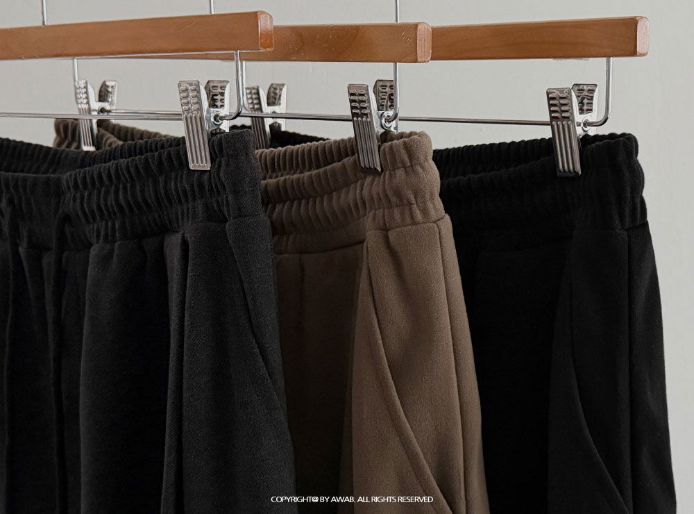 가방 모델 착용 이미지-S1L12