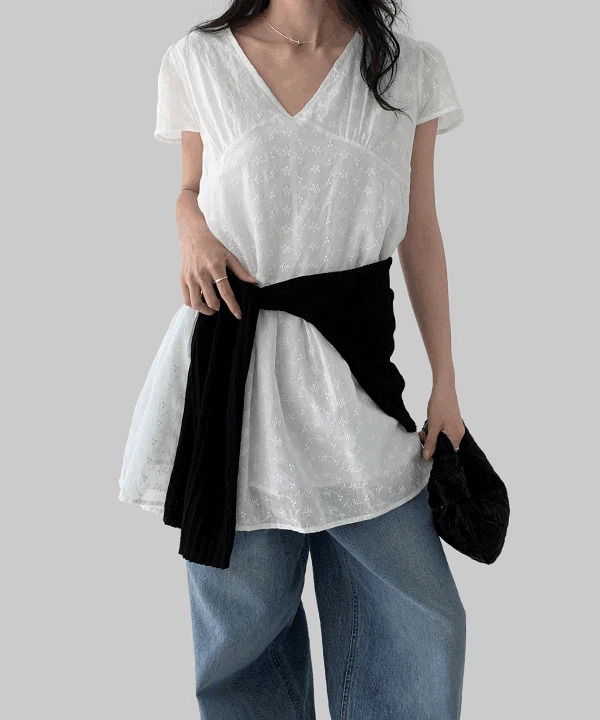 ネイテッドVネックパンチングミニワンピース