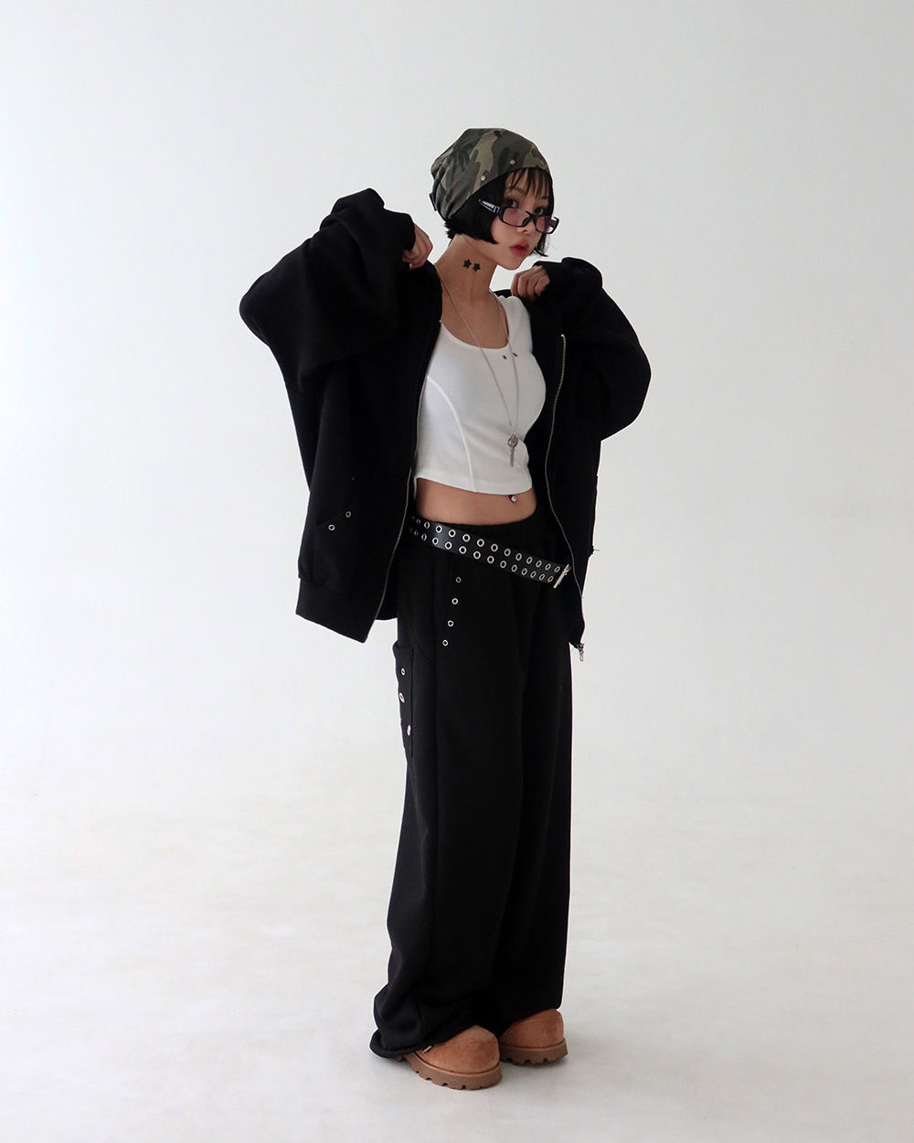 바지 모델 착용 이미지-S1L64