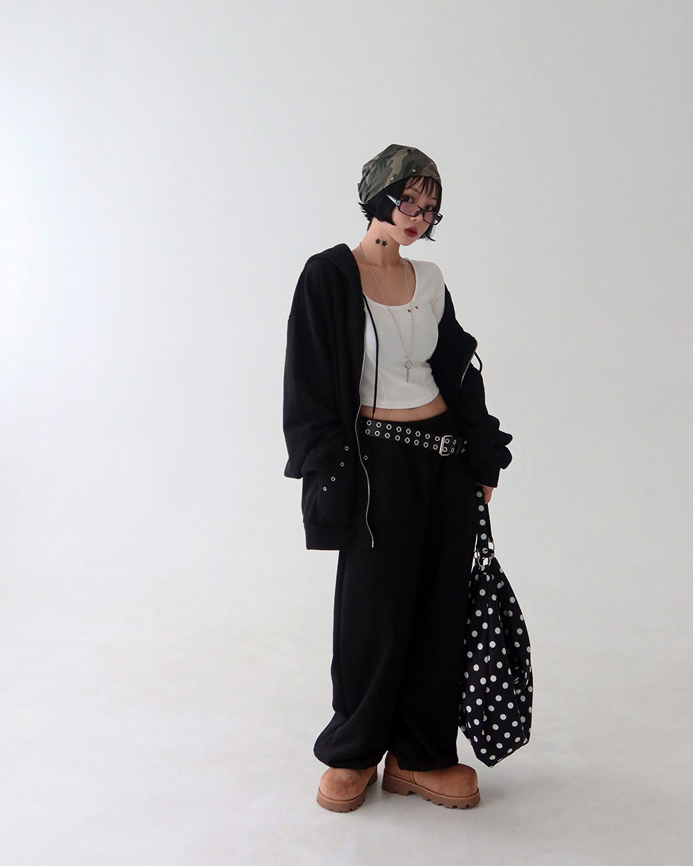 바지 모델 착용 이미지-S1L73