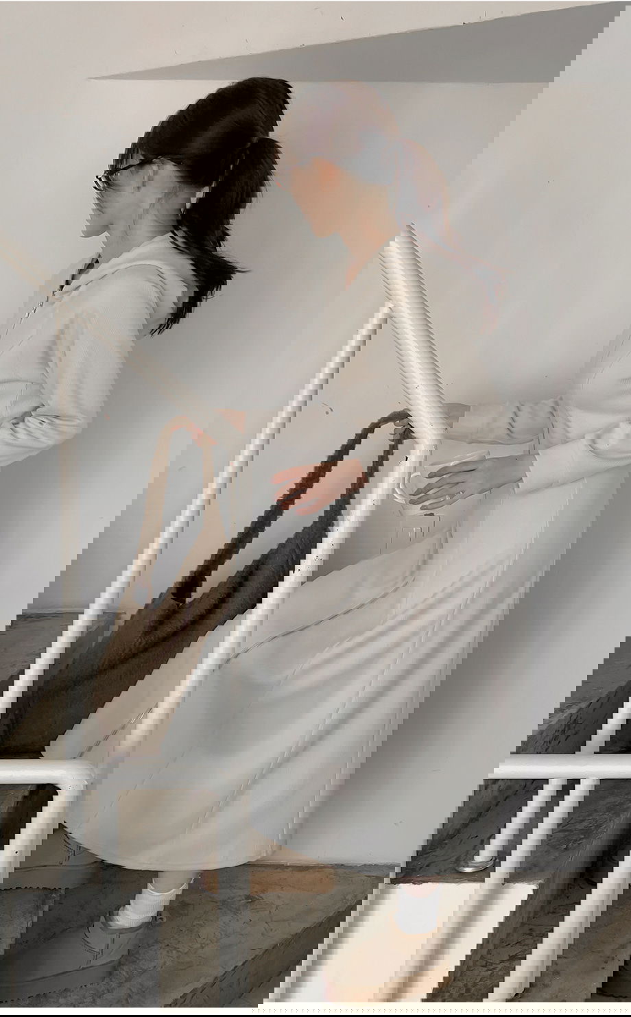 리리앤코 트레브안 골지 겉기모 스판 절개 후드 집업 롱 원피스