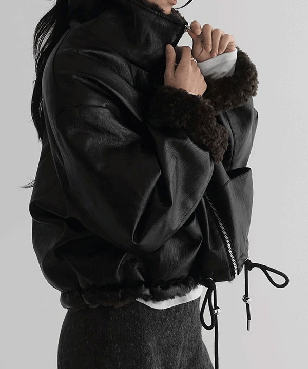 キマートブークルファークロップレザージャケット